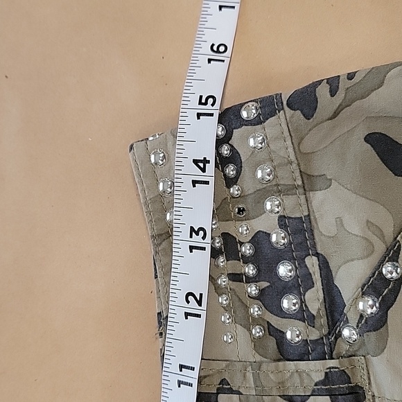 INC International Concepts Size 0 Camo Stud Embellished Shorts, Exc. Used Cond. - Picture 4 of 9
